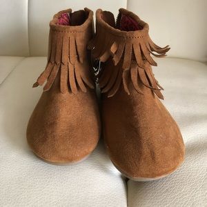 Size 5 garanimals brown fringe boots